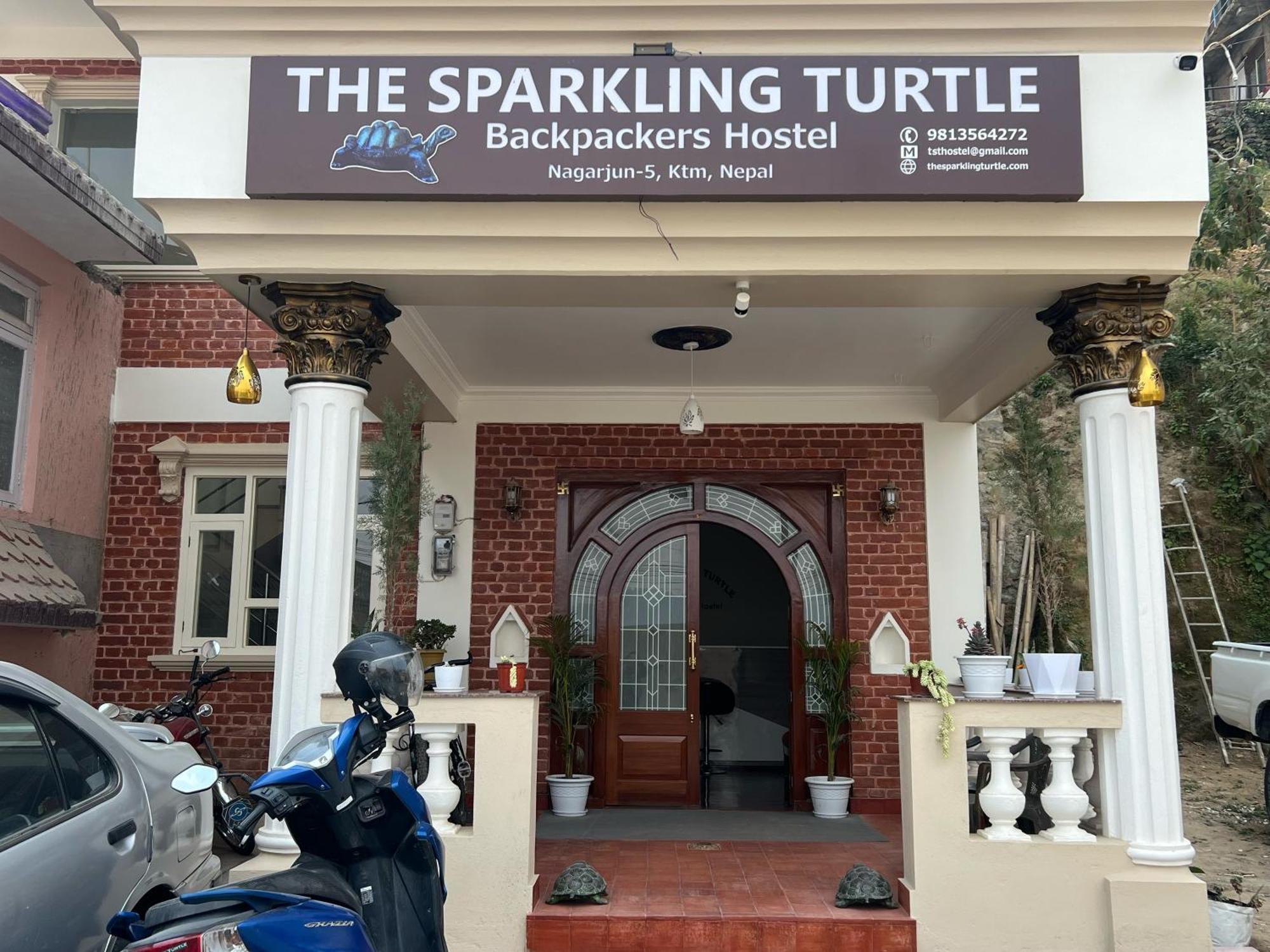The Sparkling Turtle Backpackers Hostel Kathmandu Bagian luar foto