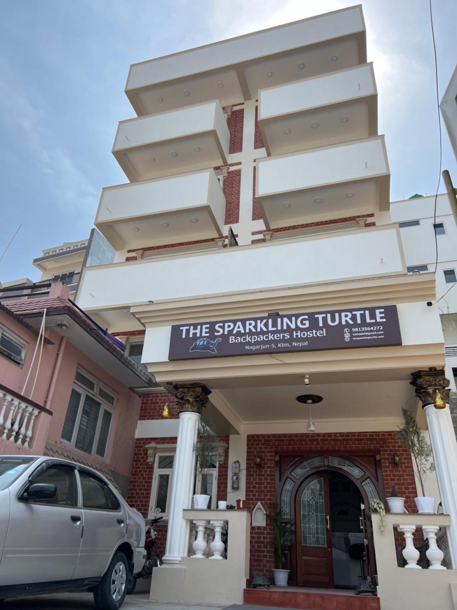 The Sparkling Turtle Backpackers Hostel Kathmandu Bagian luar foto