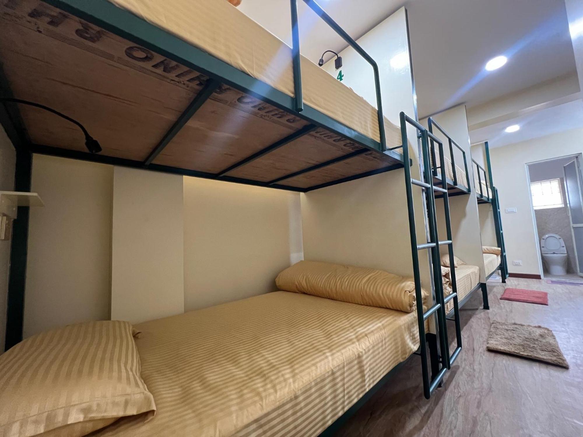 The Sparkling Turtle Backpackers Hostel Kathmandu Bagian luar foto
