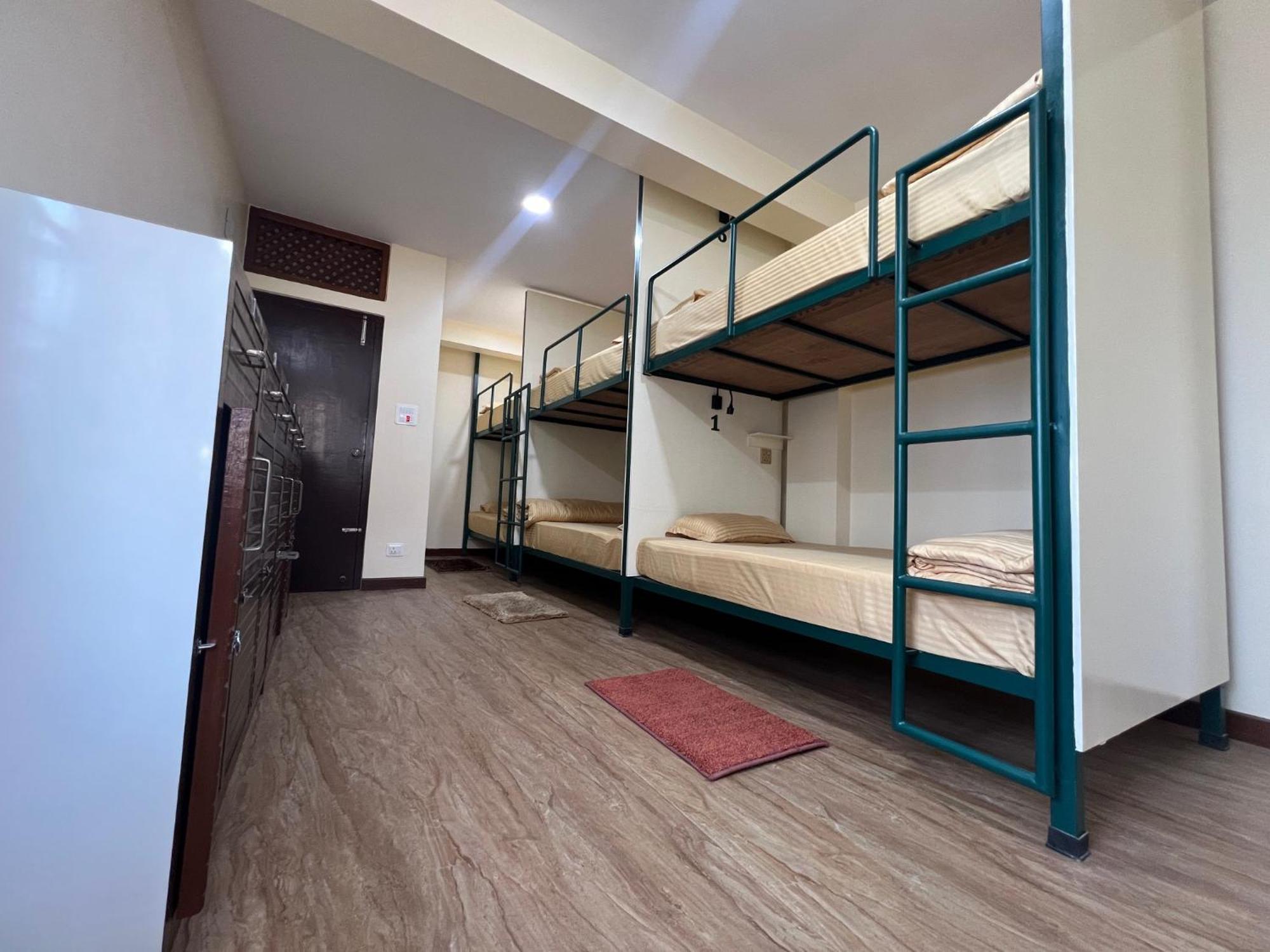 The Sparkling Turtle Backpackers Hostel Kathmandu Bagian luar foto