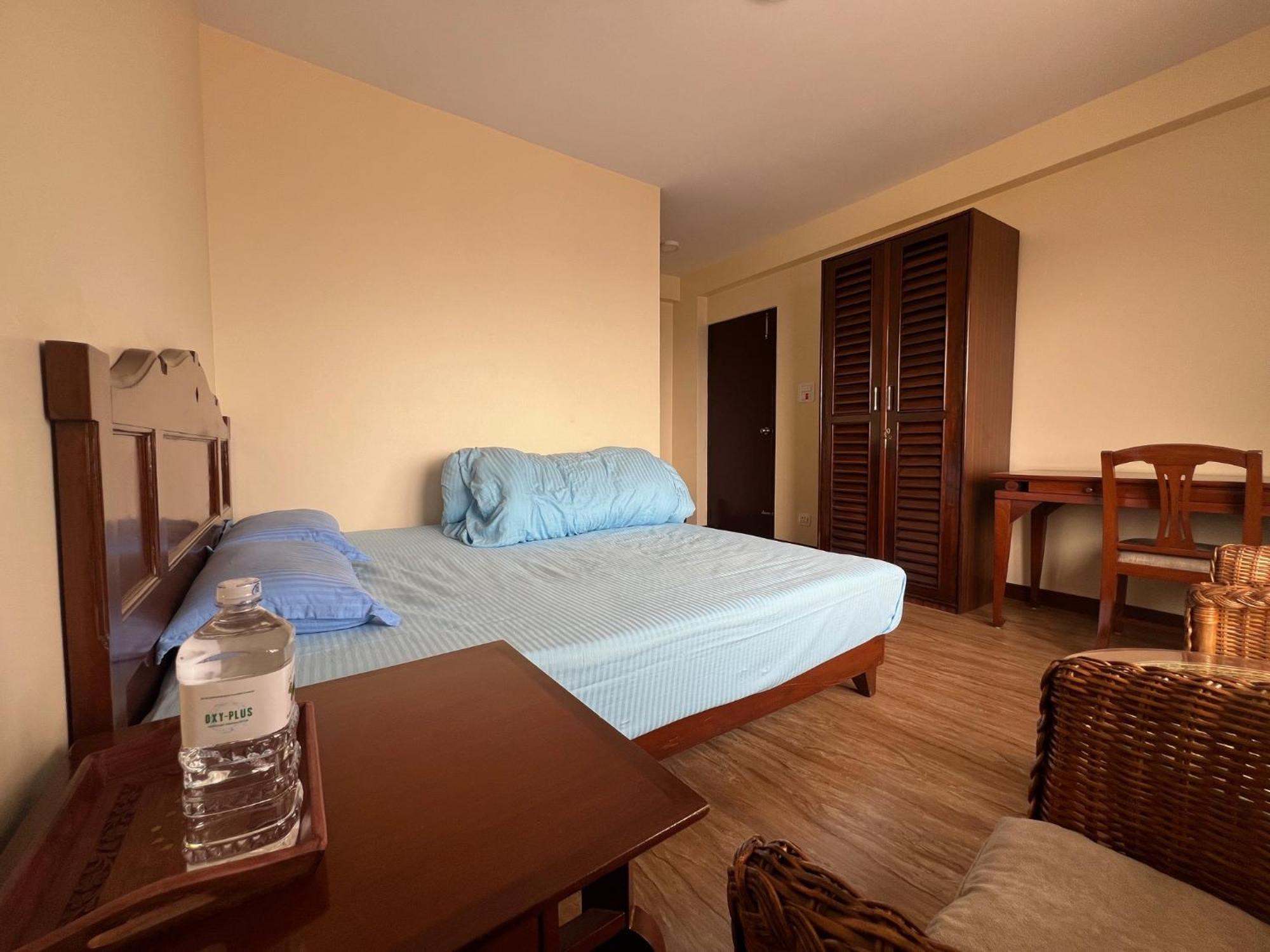 The Sparkling Turtle Backpackers Hostel Kathmandu Bagian luar foto