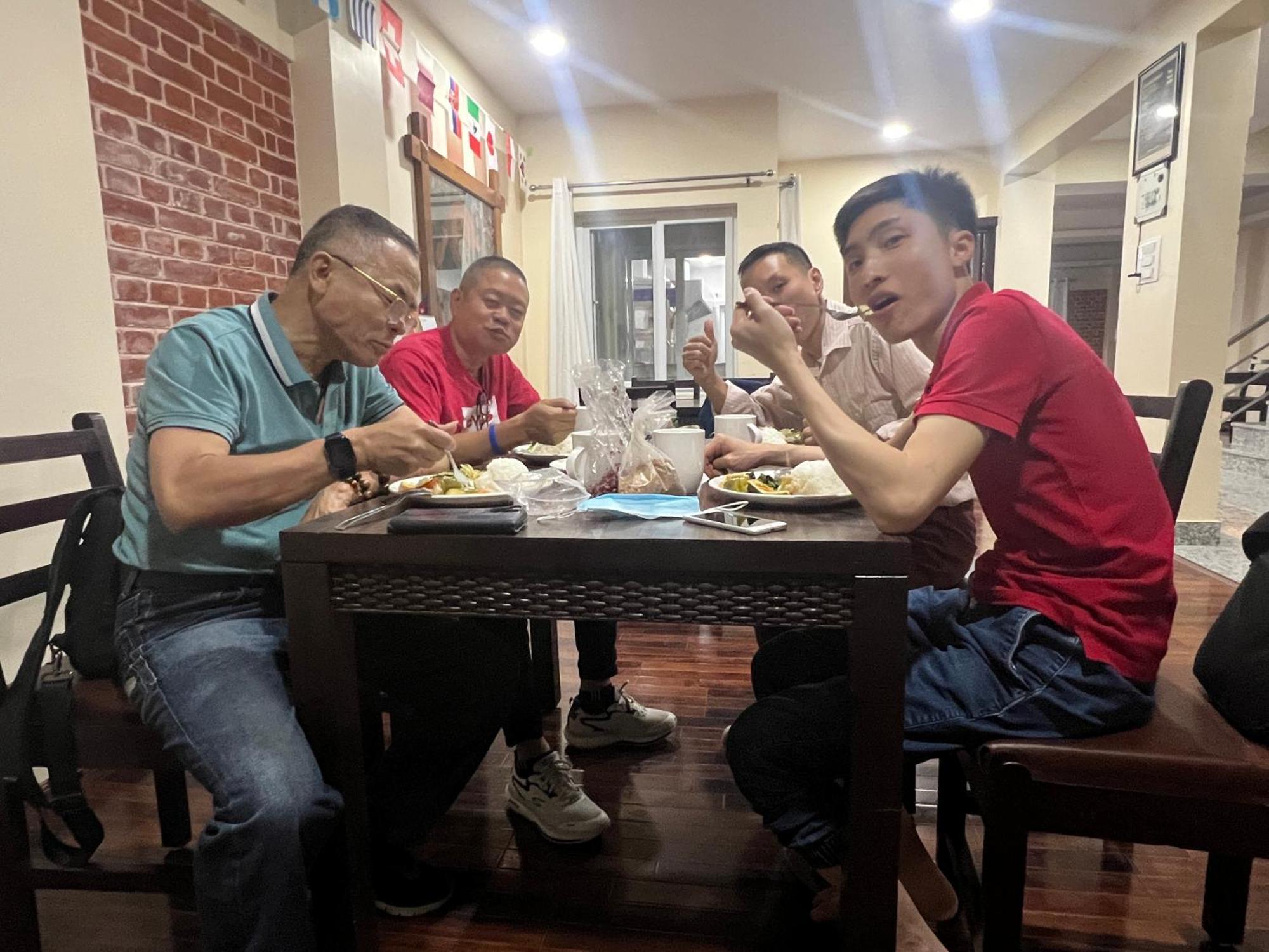 The Sparkling Turtle Backpackers Hostel Kathmandu Bagian luar foto
